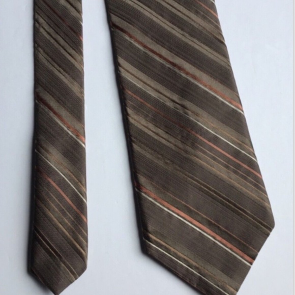 Calvin Klein classy maroon colour all silk Tie made in USA 🇺🇸 - Picture 2 of 6